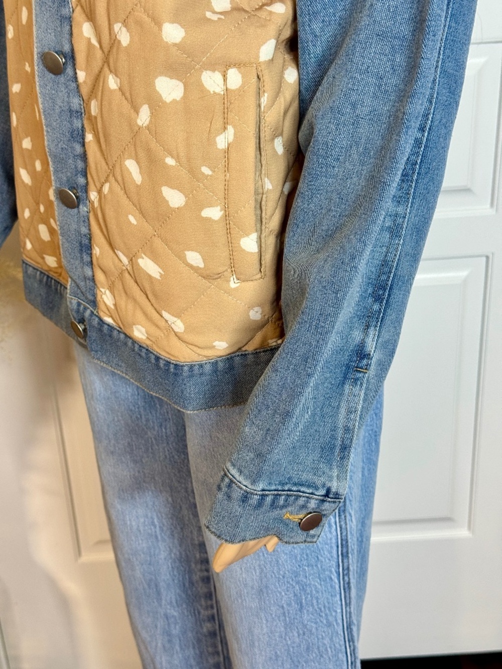 LONG SLEEVE DENIM JACKET WITH QUILT CONTRAST DETAILING SIZE SMALL - NWOT - Picture 10 of 16